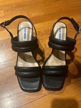 NWT Steve Madden Ezra Black Padded Double-Strap Heeled Sandals size 7.5